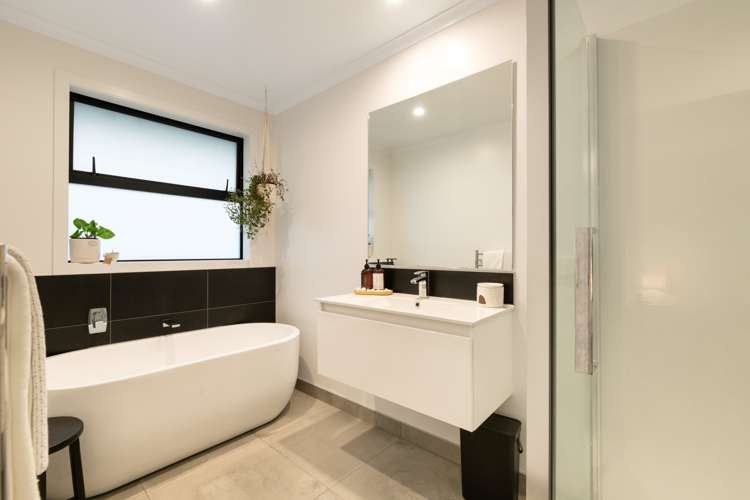 205 Ballintoy Park Drive Welcome Bay_5