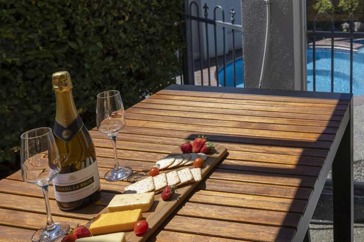 1/7 Tui Street Bird Area_5