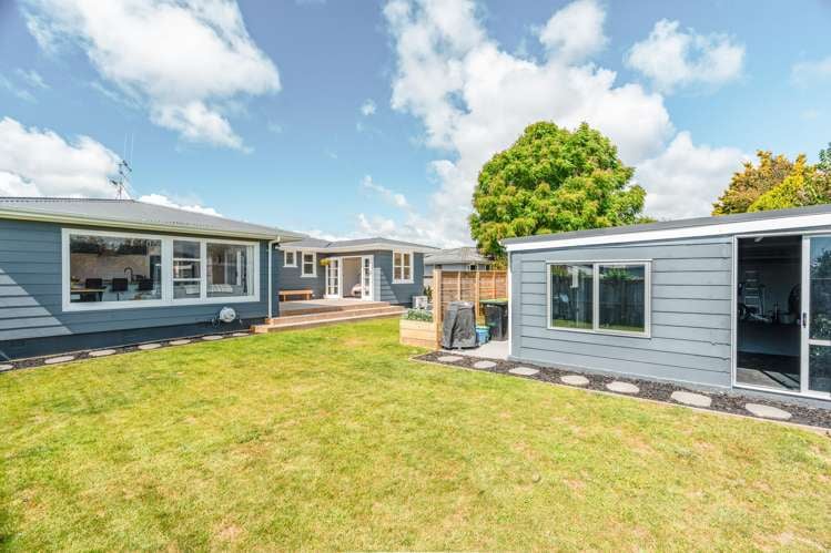 82 Kingswood Road Brookfield_23