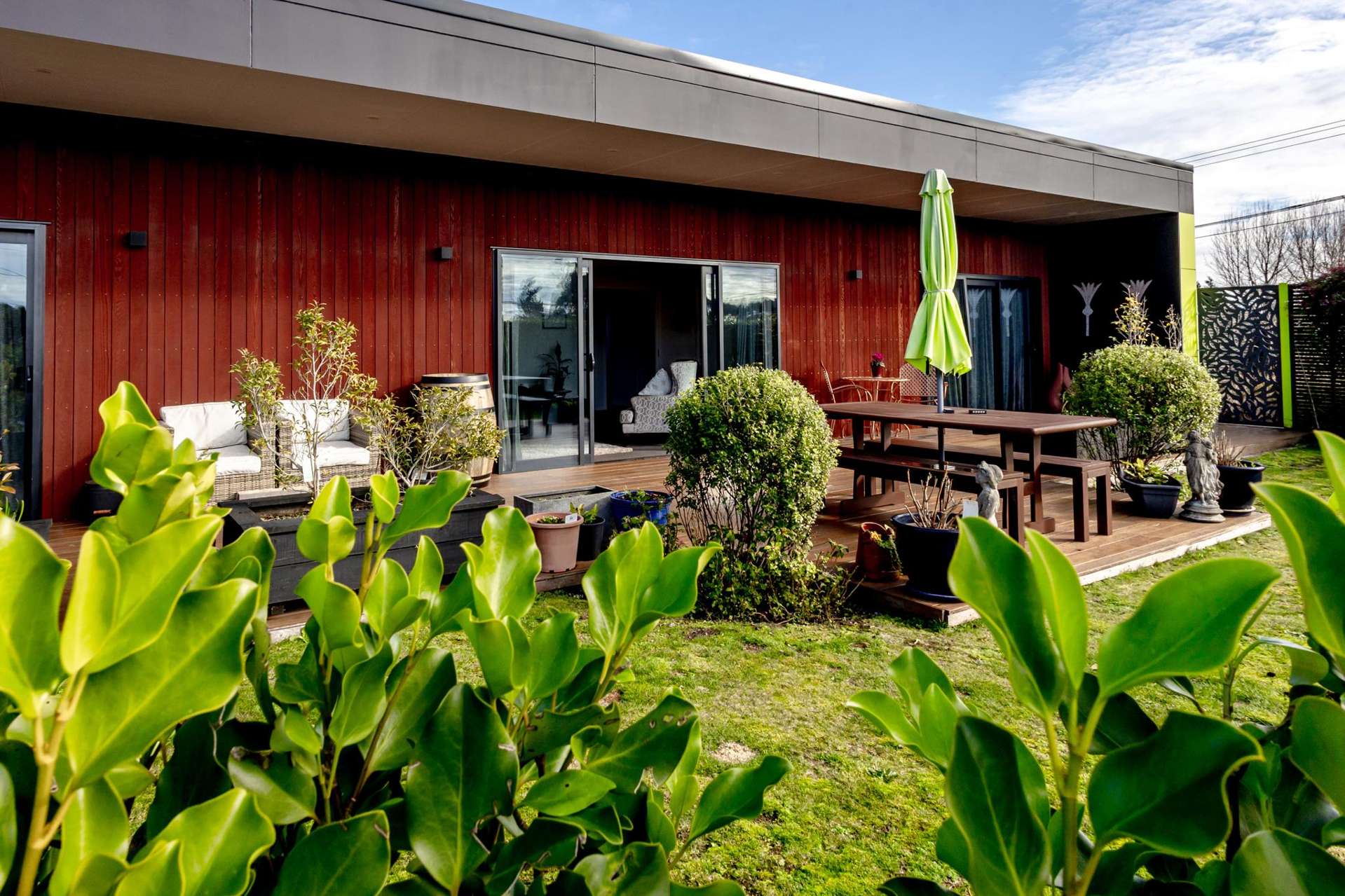 999 Main South Road Camerons_0