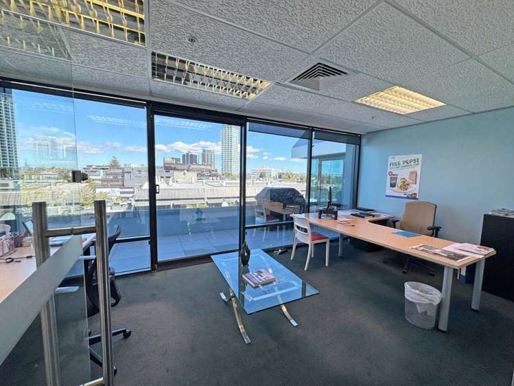 Unit 5/95 Hurstmere Road Takapuna_2