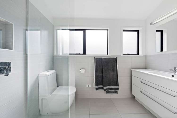 17 Wainoni Heights Greenhithe_19