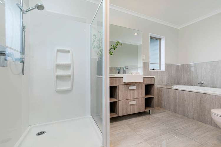 111 Mackay Drive Greenhithe_16