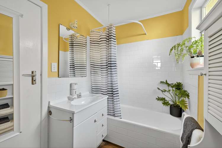 47 Ranui Crescent Diamond Harbour_13