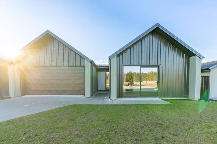 118 Burdon Loop Lake Hawea_26