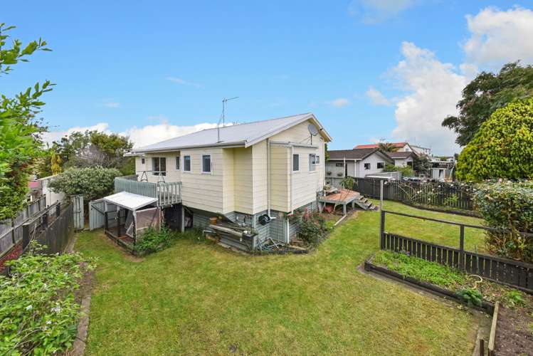 23 Sunningdale Street Wattle Downs_19