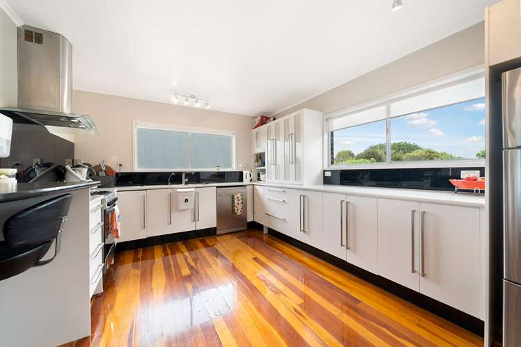 229 Golf Road Titirangi_10