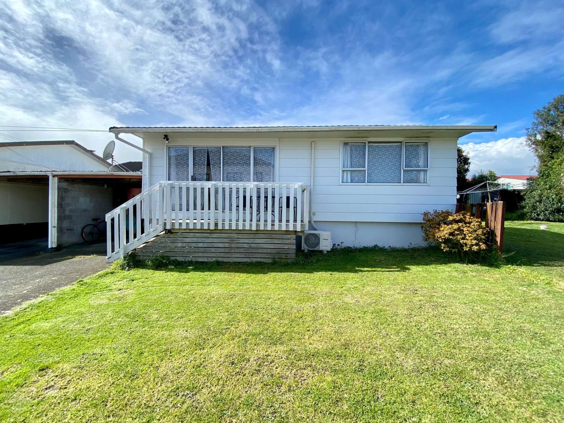 2/109 Wharf road Te Atatu Peninsula_0