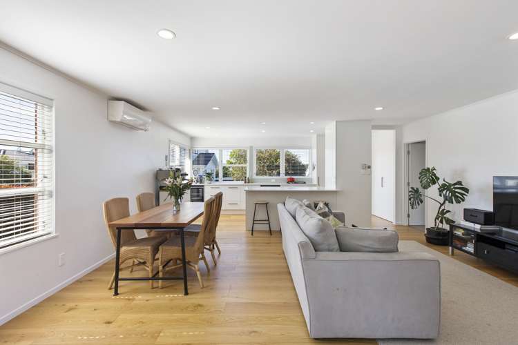 1/12 Grimshaw Place Henderson_10