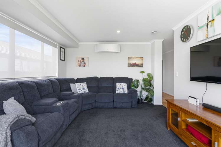 9 Orchard Terrace Riverhead_16