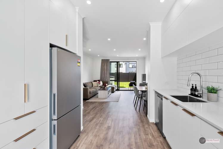 33 Leo Waikari Crescent Wallaceville_9