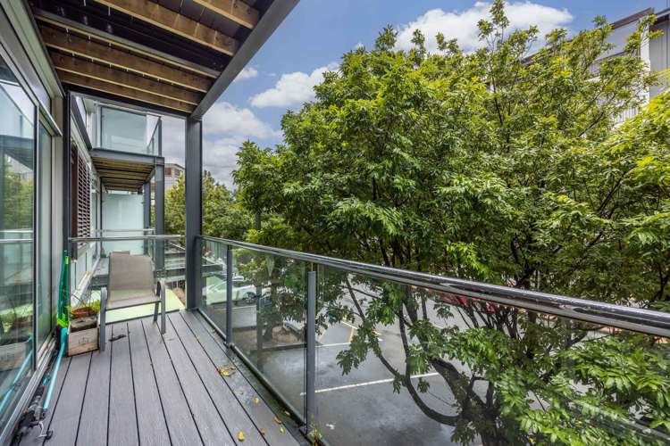 216/125 Customs Street_3