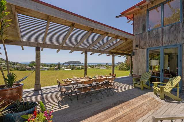 Sea views, scale, and architectural pedigree