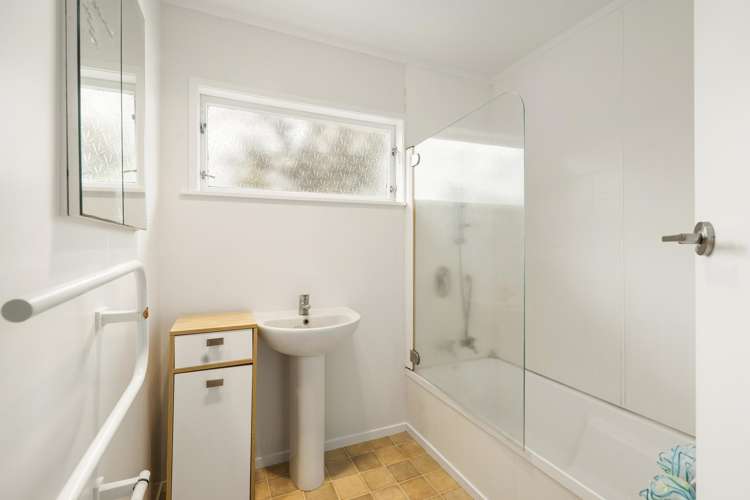 2 Gear Street Utuhina_8