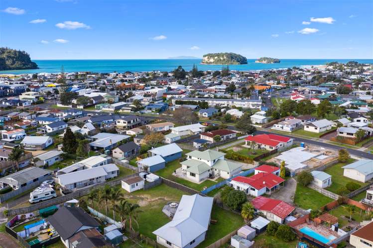 117 Charleston Avenue Whangamata_26