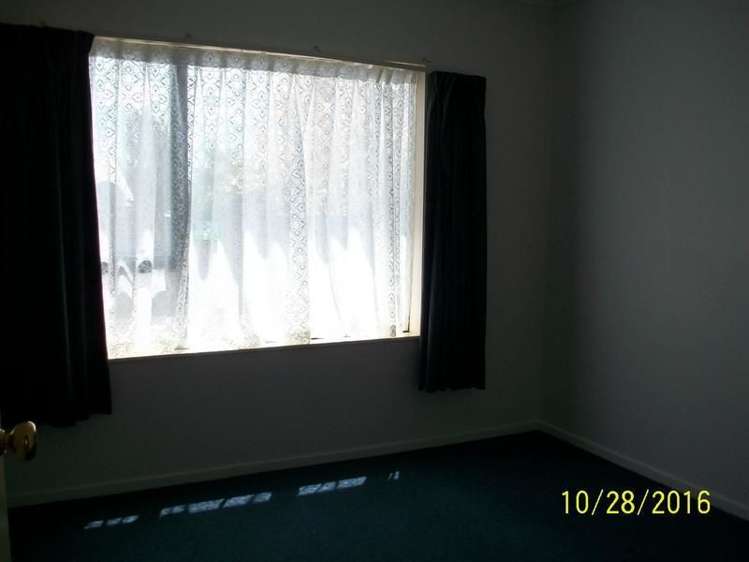 1/10 Netherlands Avenue Kelston_10