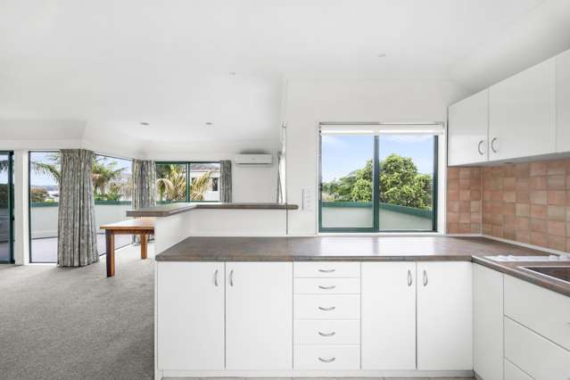 2/36 Devon Road Bucklands Beach_4