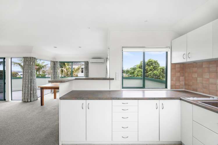 2/36 Devon Road Bucklands Beach_4