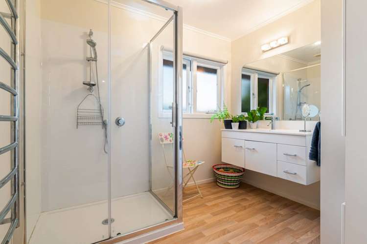 56 Lake Road Narrow Neck_18