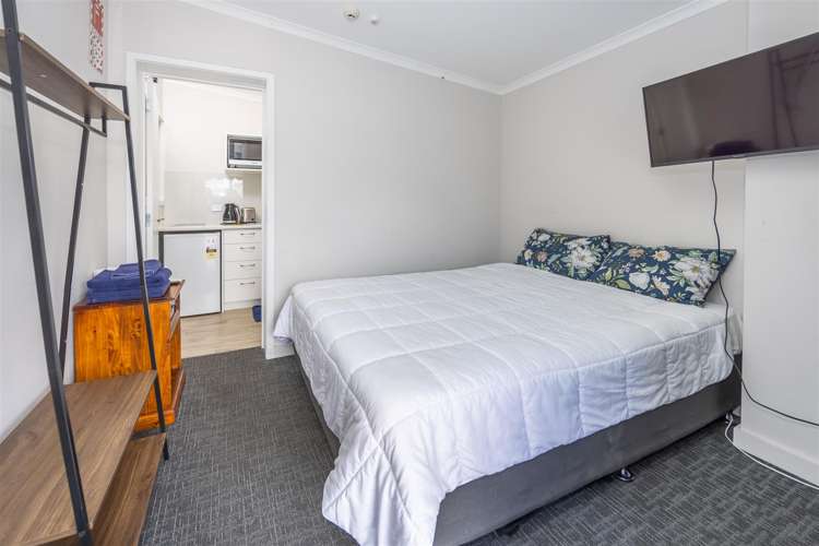 265, 275 & 277A-C Te Rapa Road Beerescourt_15