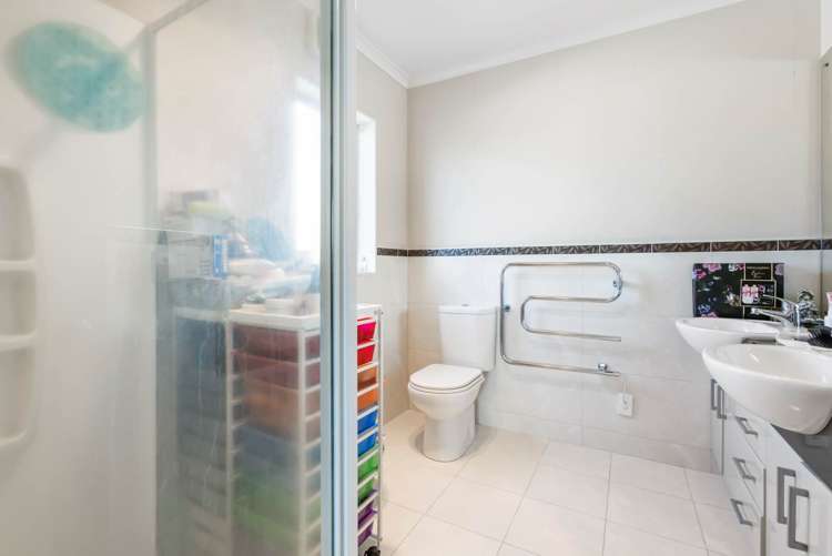 29 Seresin Crescent Flat Bush_27