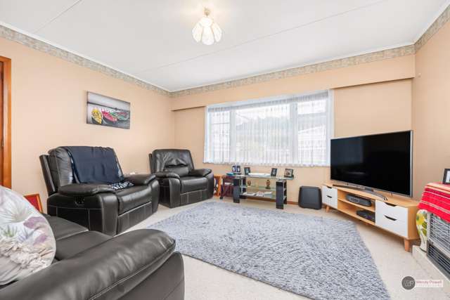 51 Dover Road Wainuiomata_2