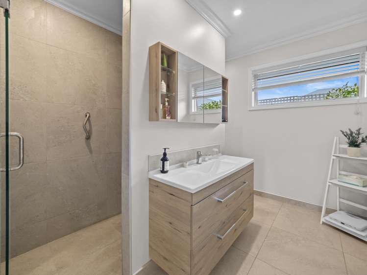 4 Reflection Place Allenton_27