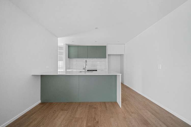 79 South Road 10754_3