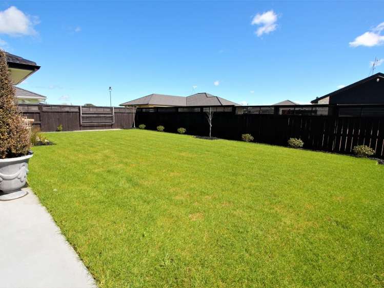 27 Plescher Crescent Leamington_6