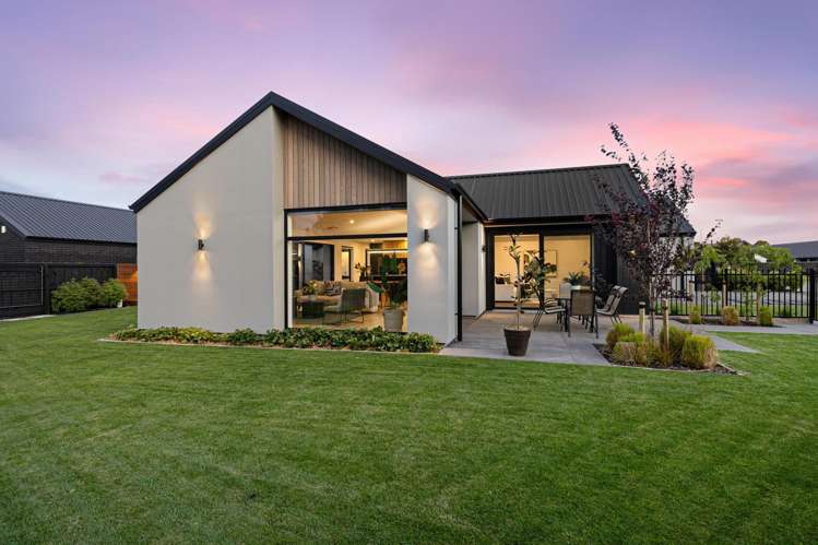 8 Kirkland Crescent Harewood_29