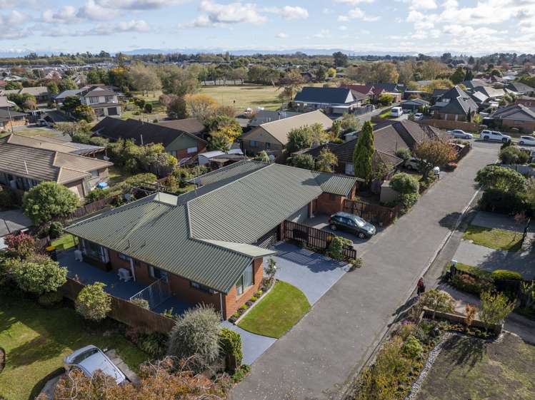 2/21 Ben Nevis Drive Broomfield_13