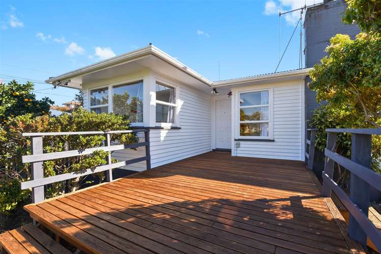 16 Manapouri Place Glenview_11