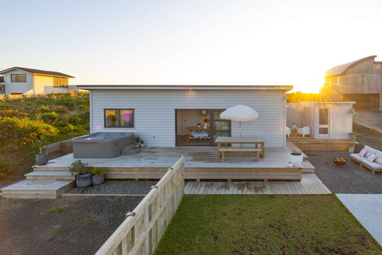 24 Marine Parade South Foxton Beach_11