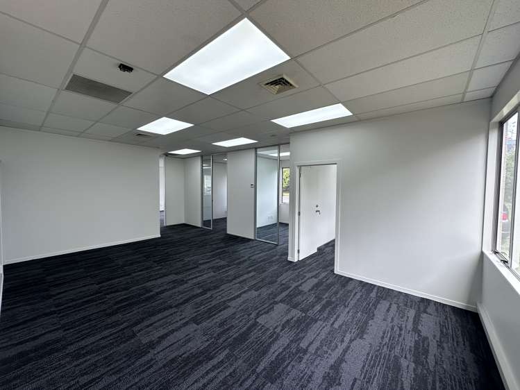 A/44-46 Constellation Drive Rosedale_4