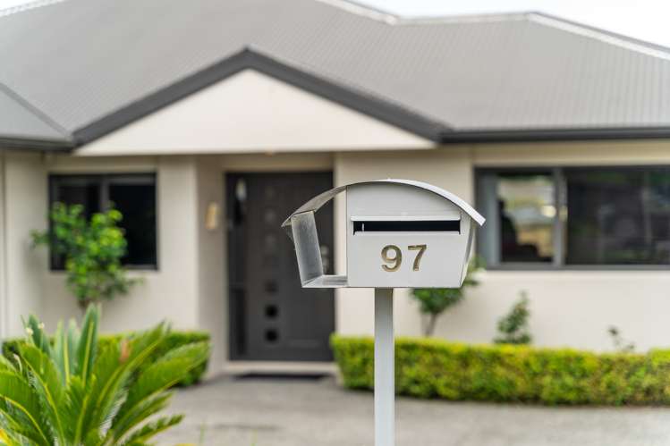 97 Farnborough Drive Grandview Heights_7