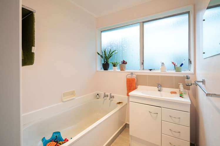 56 Victory Avenue Karori_15