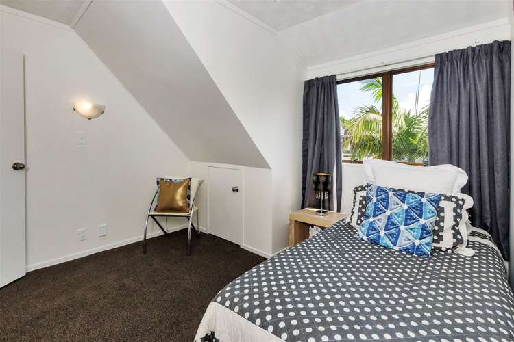 1/50 Ray Small Drive Pahurehure_8