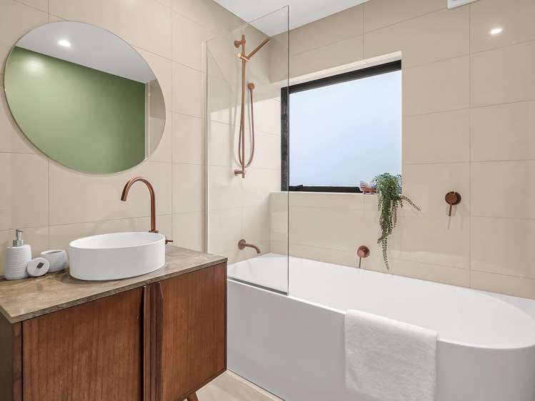 14 Utuhina Road Springfield_18