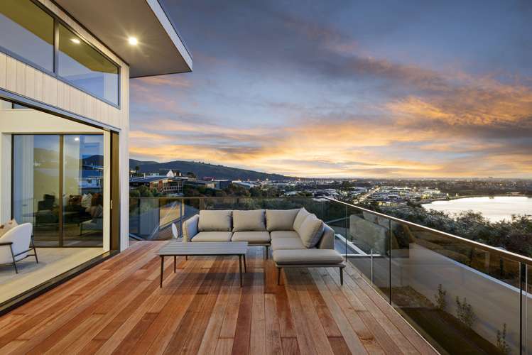 35 Te Awakura Terrace Mount Pleasant_24