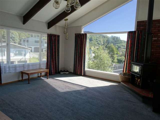 53 Holland Street Wainuiomata_1