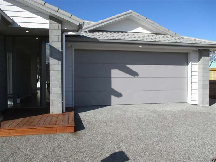 39 Kahuparere Crescent Pyes Pa_5