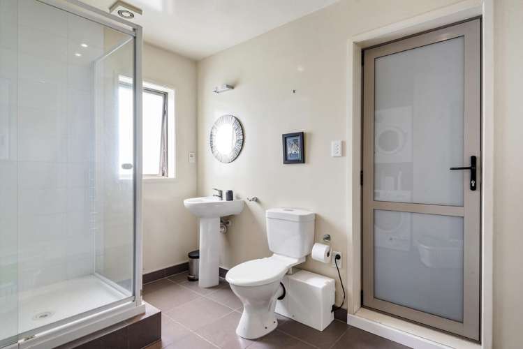 22 Surville Place Mairangi Bay_23