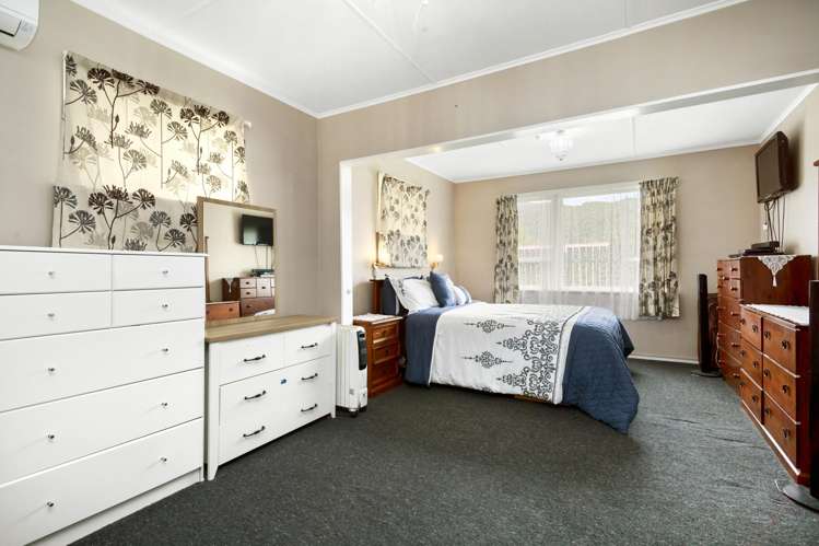 38 Parkway Wainuiomata_10