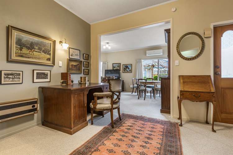 2/10 Gerard Way Saint Johns_7