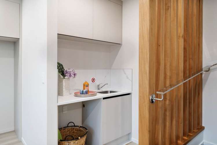 8A Mason Street New Lynn_11