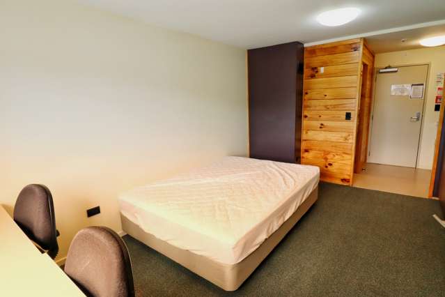 317/12 Martin Square 2185_1