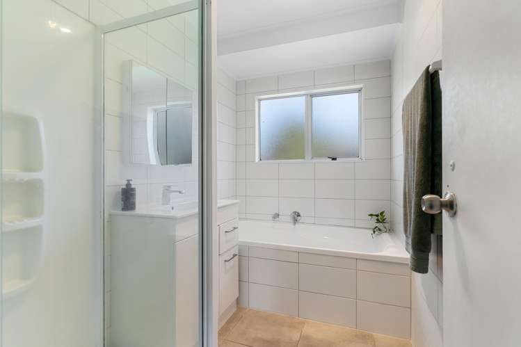 14 Aldern Road Massey_14