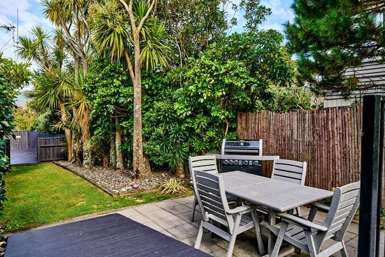 13 St Edmund Crescent Tawa_24