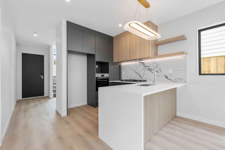 3/ 16 Madison Place Forrest Hill_6