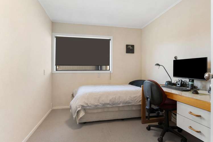 19 Davita Place Farm Cove_16